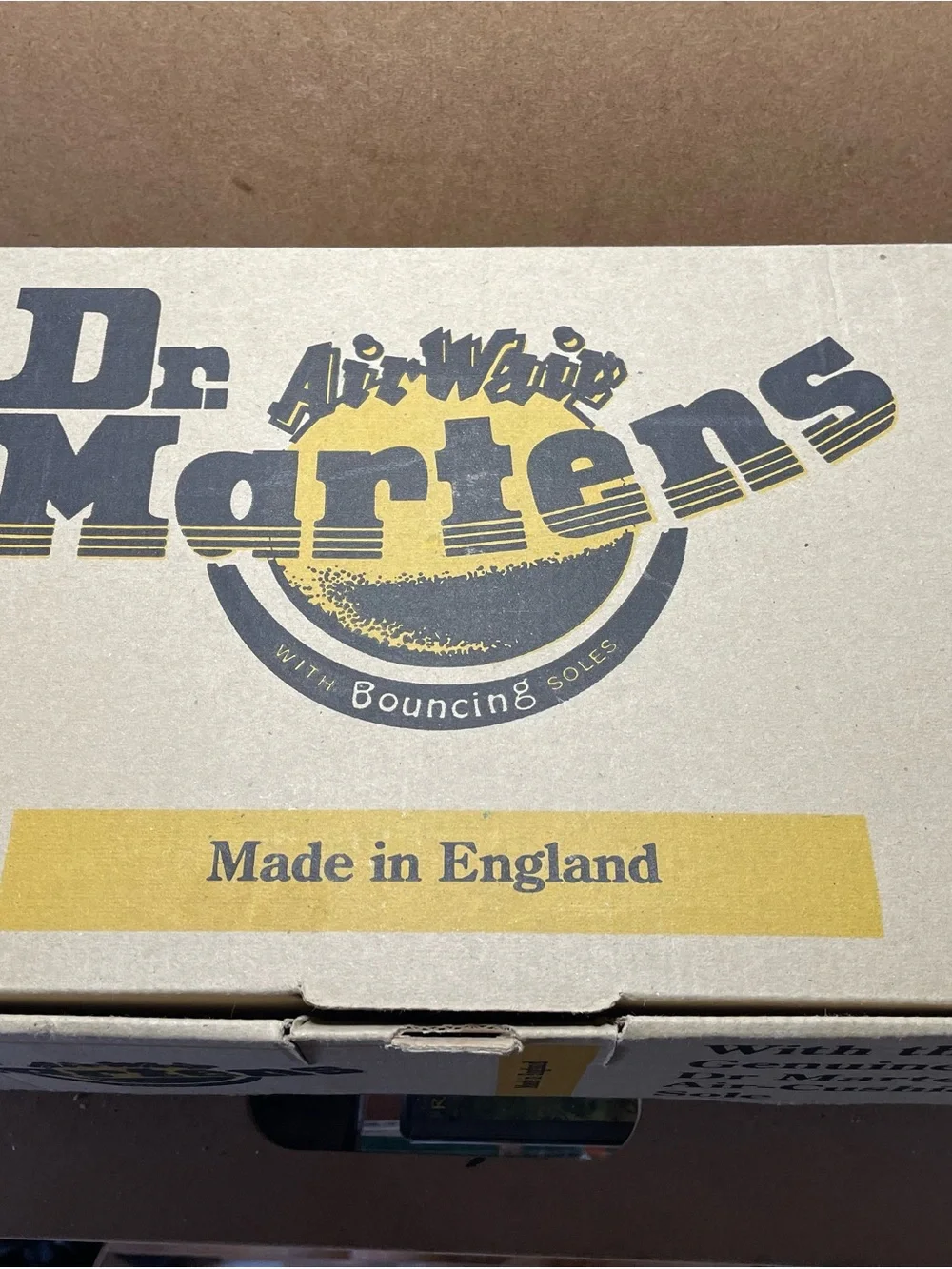 Vintage Dr. Martens made in England Men's Brown Leather Lace-Up Shoes size 7